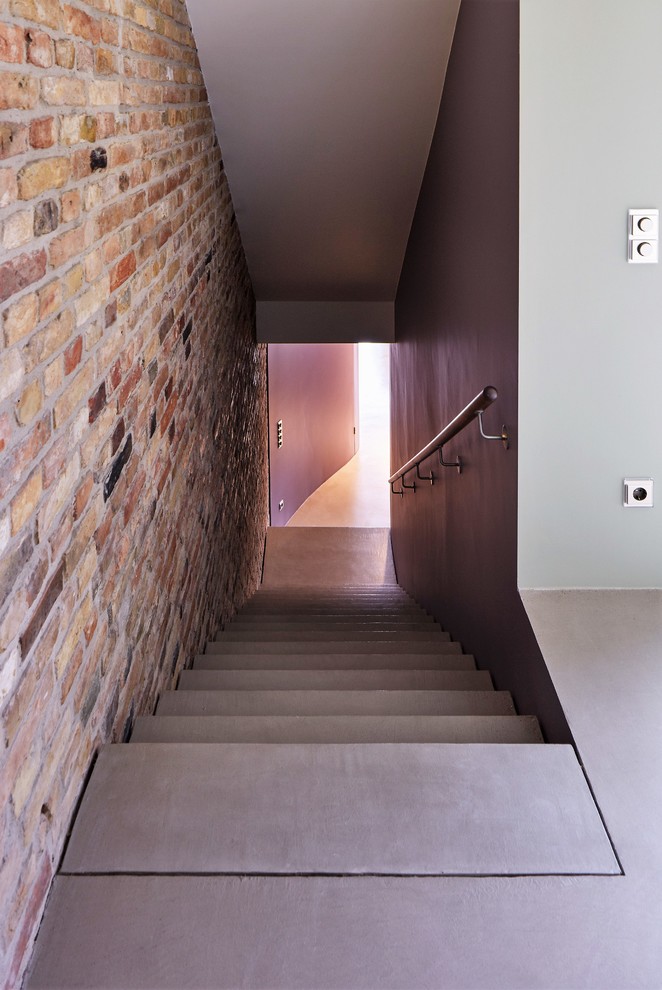 Stilmix Betontreppe mit Beton-Setzstufen in Berlin