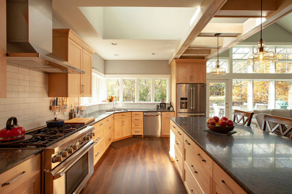 Kitchen - transitional kitchen idea