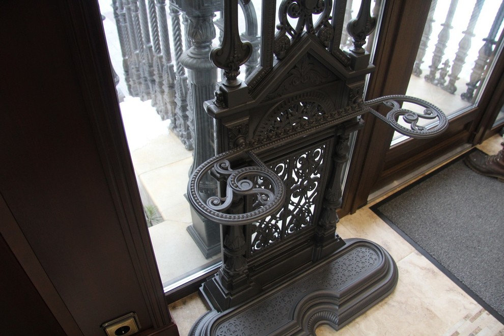 Фонари, плитка, камины, вешало