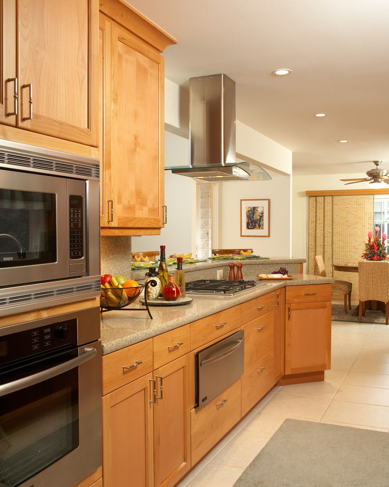 Example of a transitional kitchen design in Hawaii