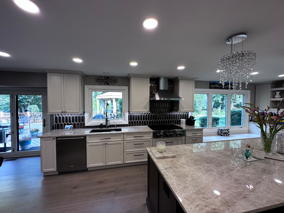 Inspiration for a transitional kitchen remodel in Chicago