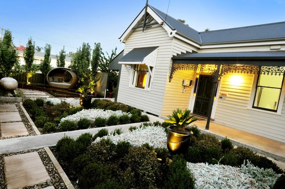 Inner City Living - Traditional - Landscape - Melbourne ...