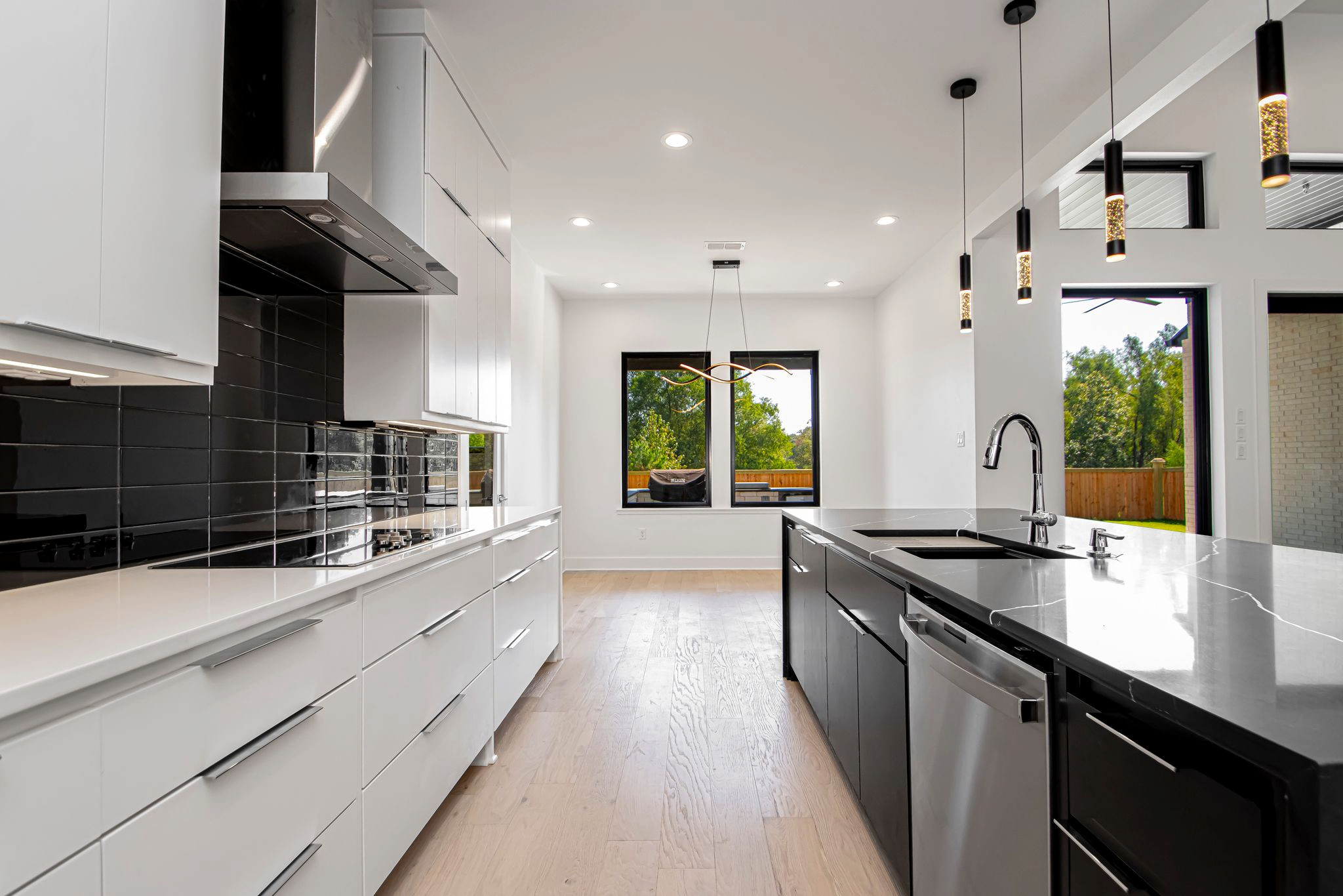 Maumelle Modern Build