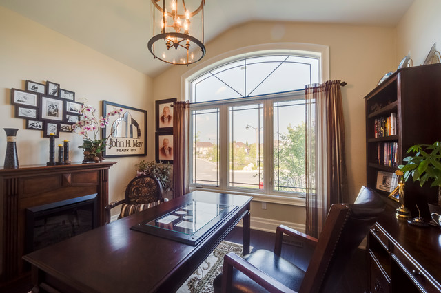 Toronto - Young Court Custom Home klassisch-arbeitszimmer