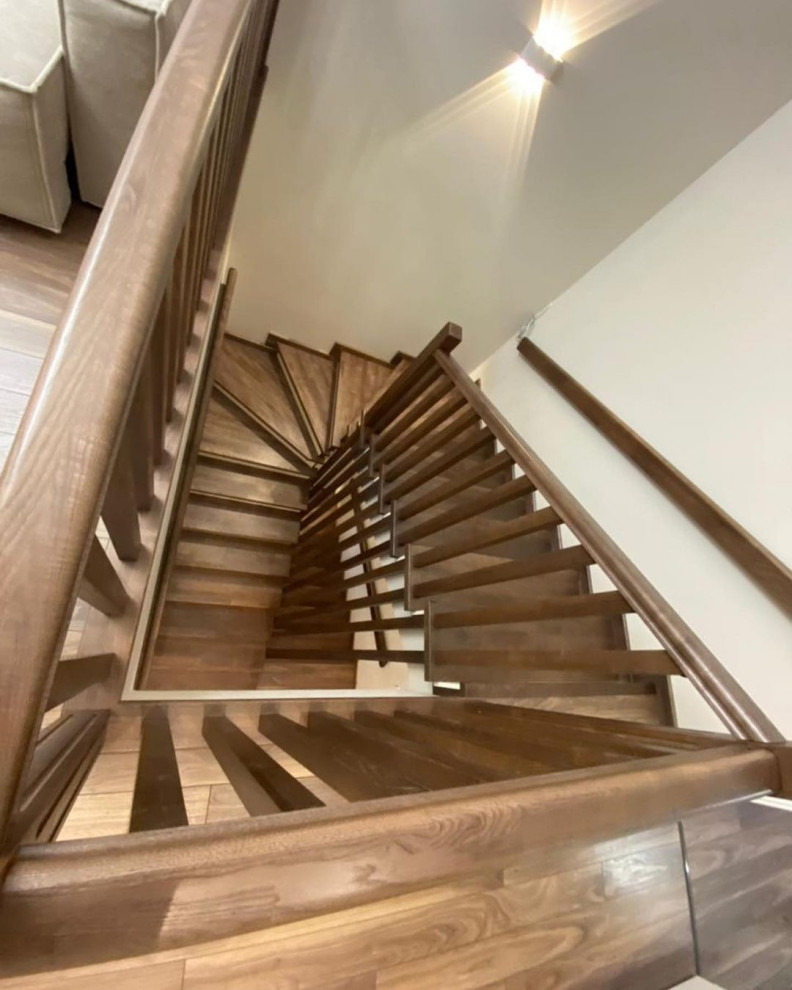 Лестницу Елены в кп Академия парк