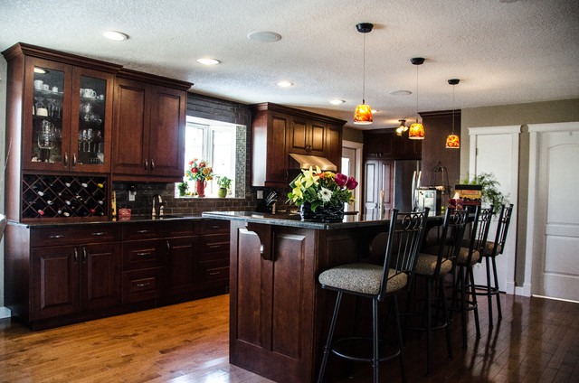 Pineview transitional-kitchen