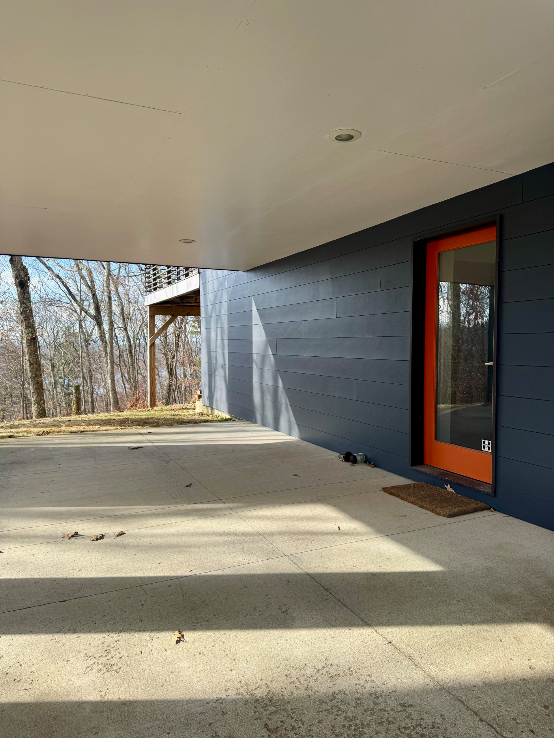 Complete change of the outdoor facade, replacing the old wood full of mold with a contemporary efficient long lasting material, cladding all the exterior walls on the mountain house.