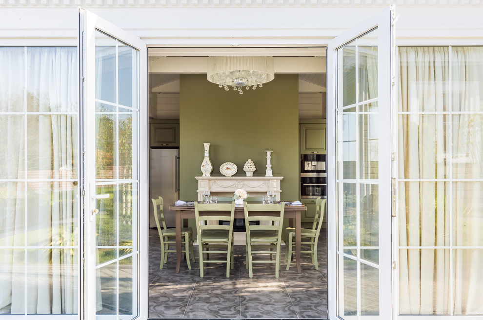 Беседка у моря