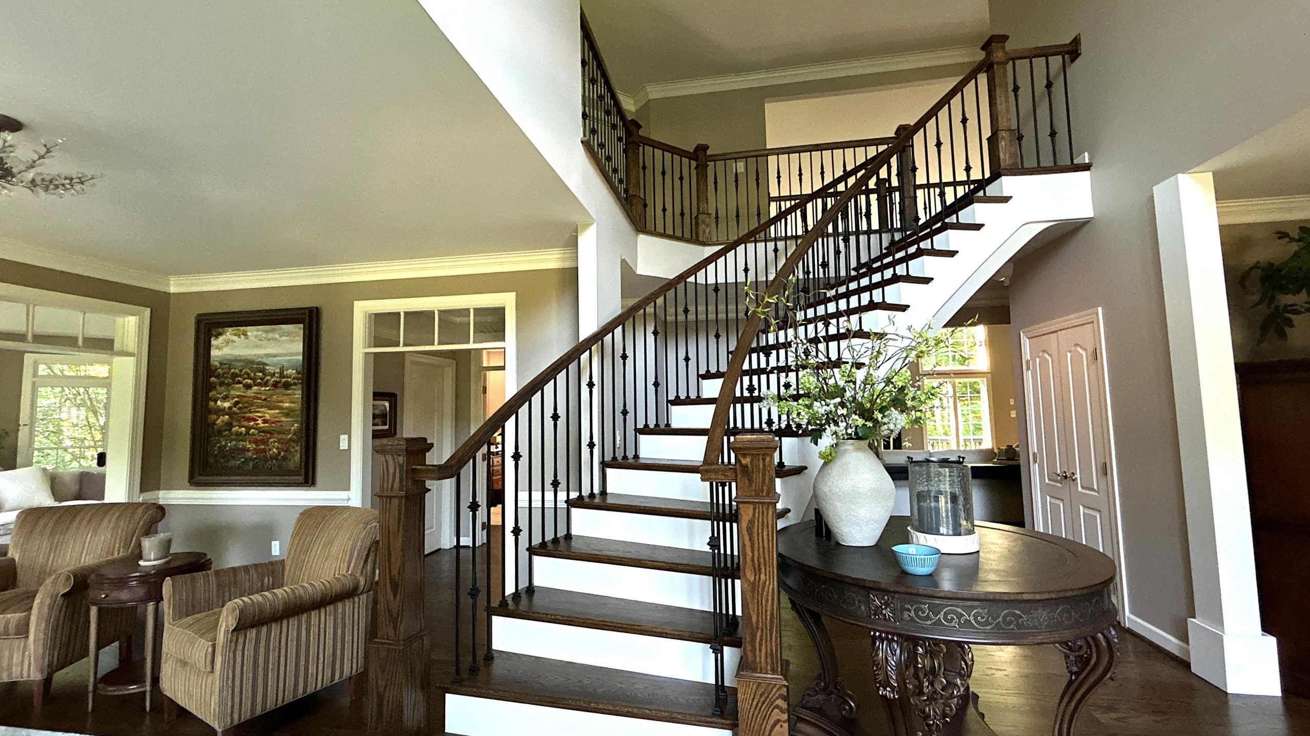 Project #157 | Traditional Curved Foyer Staircase