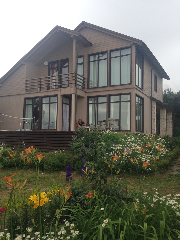 Каркасный дом с маленьким бассей, 160 кВ.метров