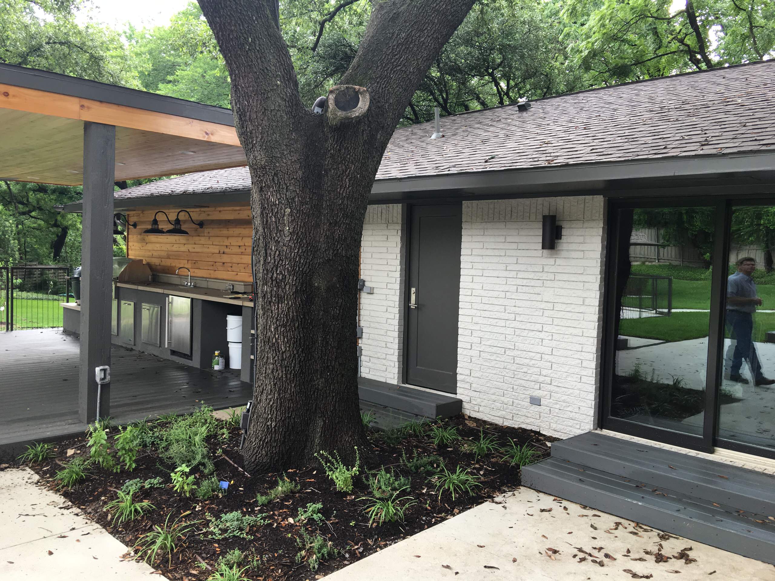 Exterior porch and BBQ