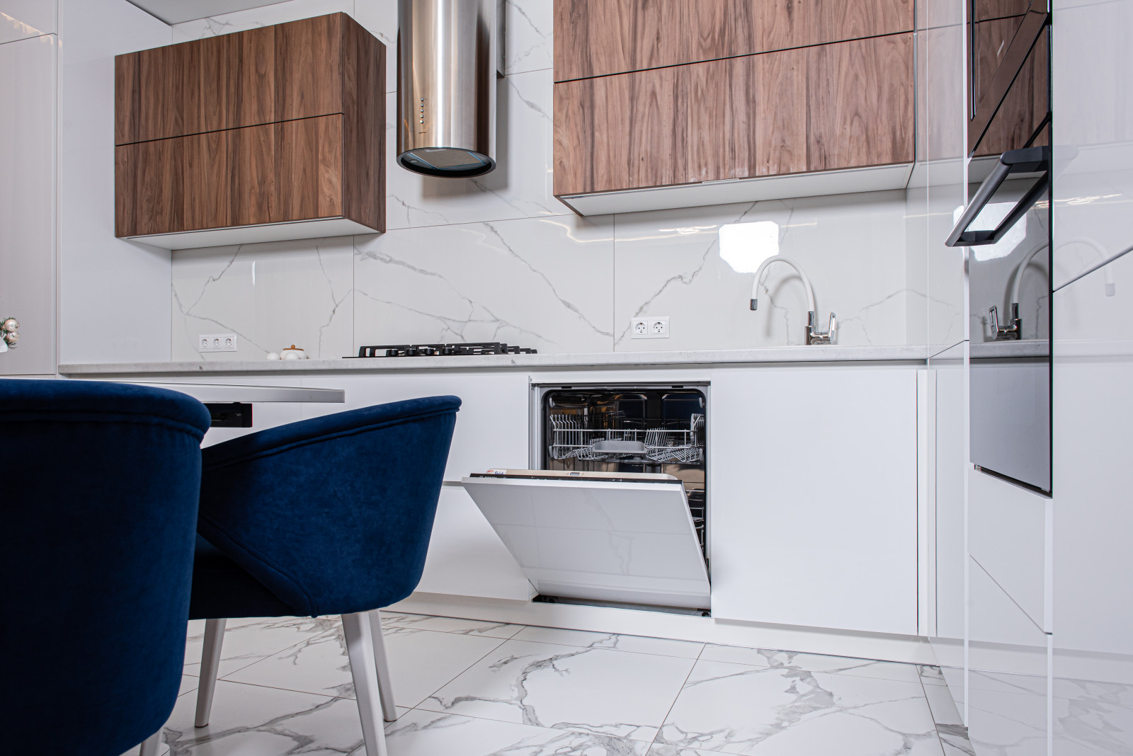 Дерево и глянец