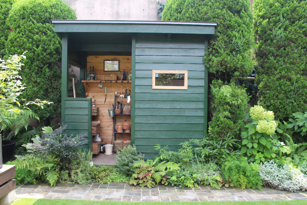 Inspiration for a contemporary shed and granny flat in Tokyo.