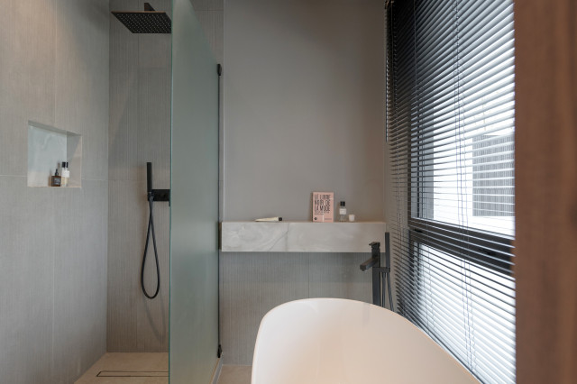 Maison dans l'Ouest Lyonnais contemporary-bathroom