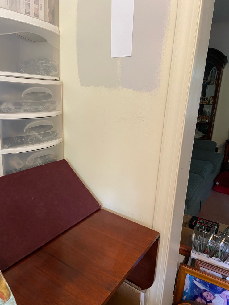 does agreeable gray go with mahogany?