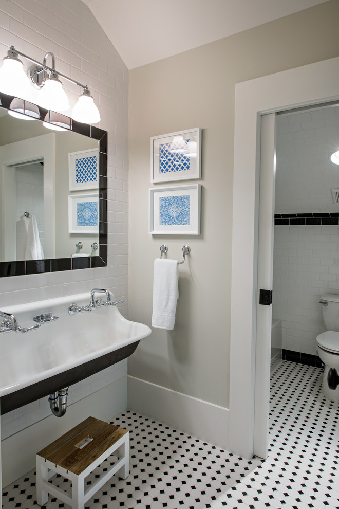2016 Parade of Homes Colorado Springs - Example of a transitional home design design in Denver