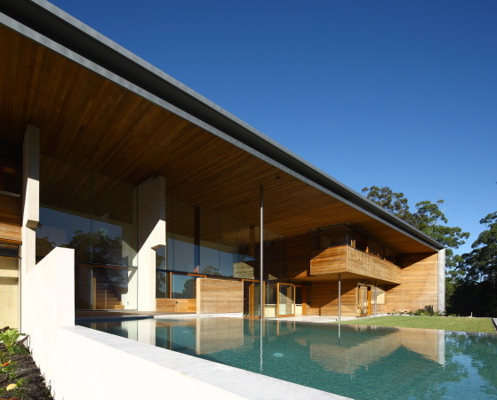 Large contemporary home design in Sunshine Coast.