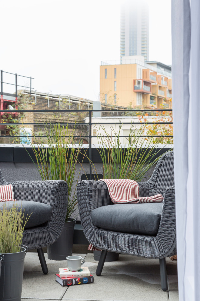 Photo of a contemporary balcony in London.