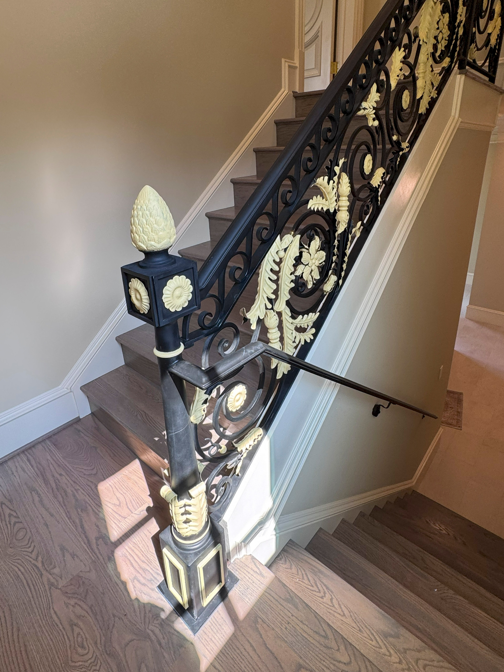 135_Vibrant Staircase with Touch of Historic Grandeur, Great Falls, VA 22066