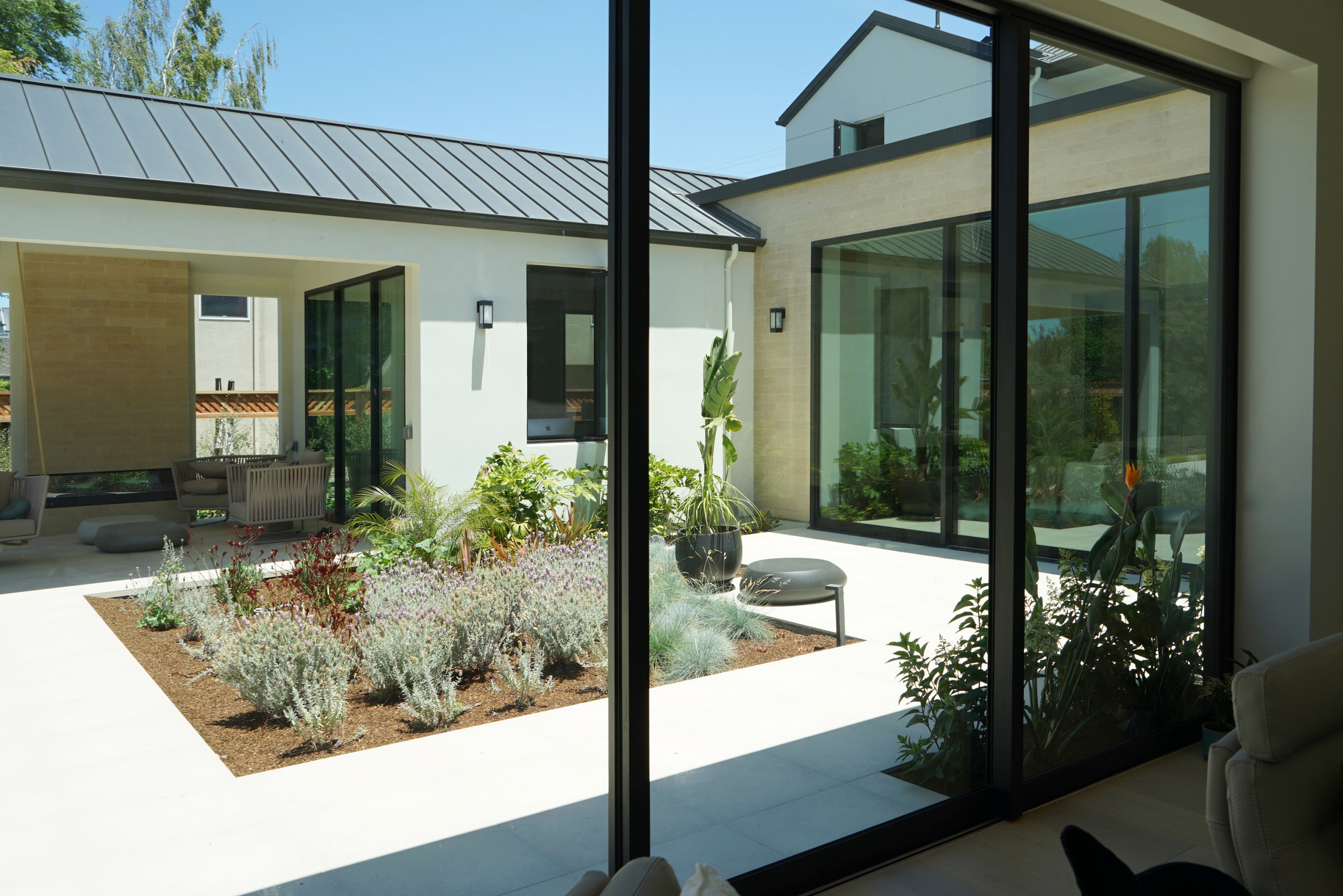 Modern Courtyard Landscape Design
