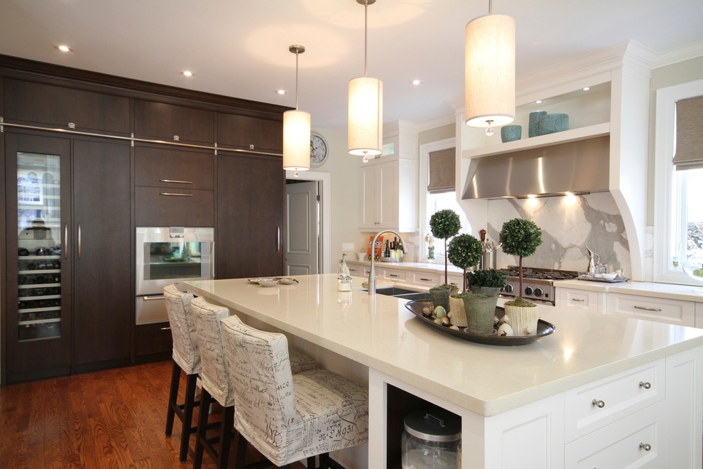 Transitional kitchen photo in Toronto