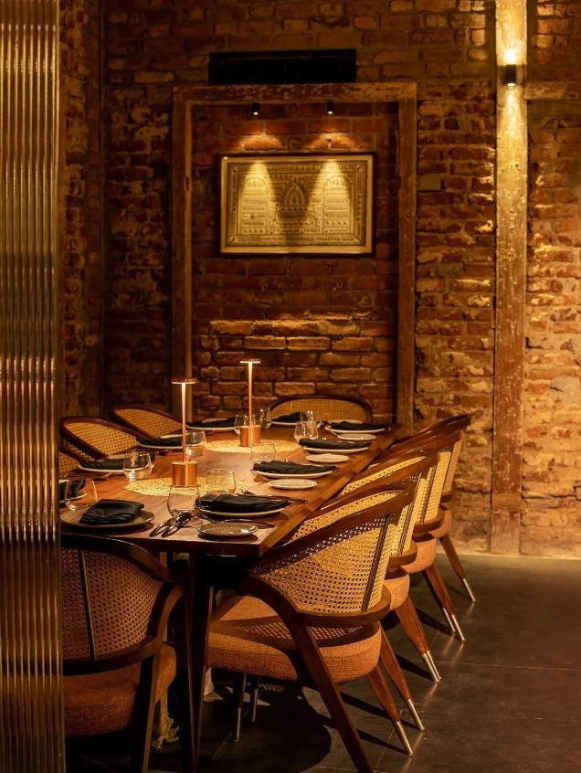 Inspiration for a contemporary dining room in Mumbai.