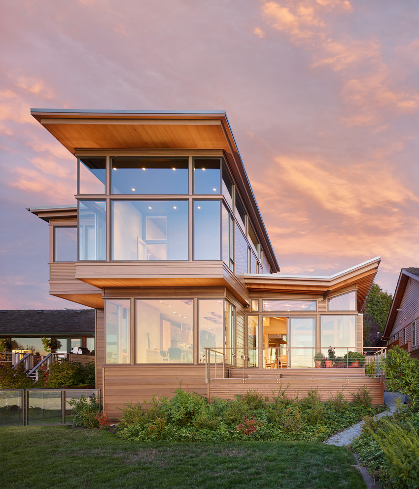 Mid-sized modern exterior in Seattle.