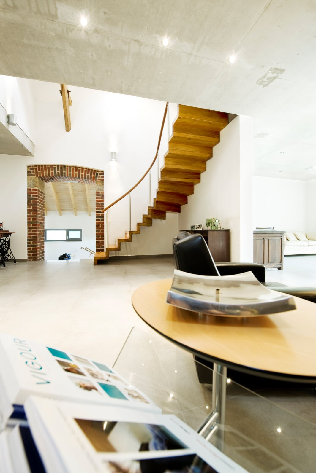 Лестница из бирманского тика