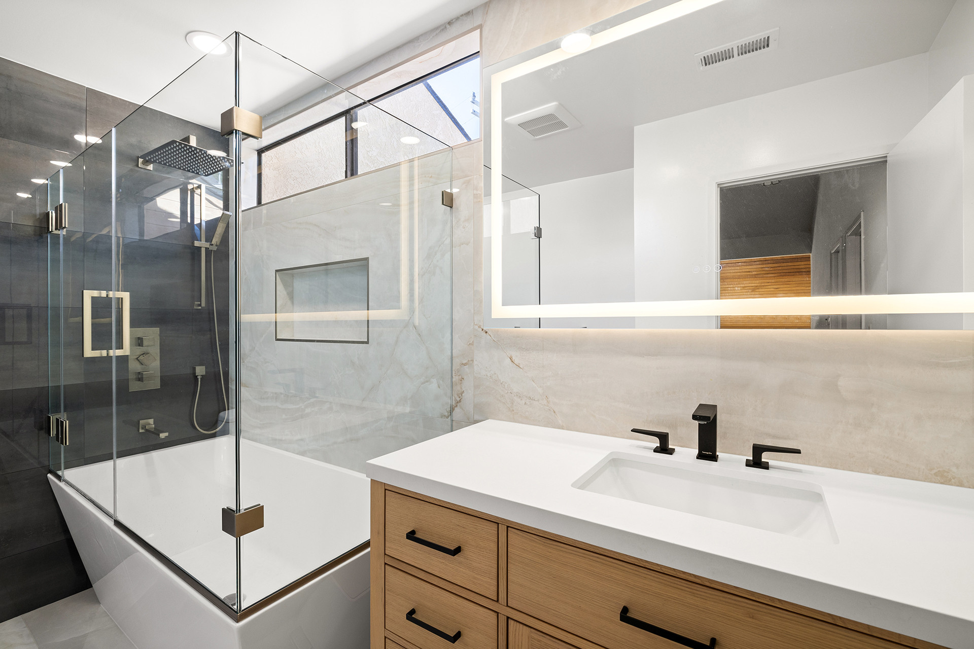 Woodland Hills, CA / Bathroom Remodel