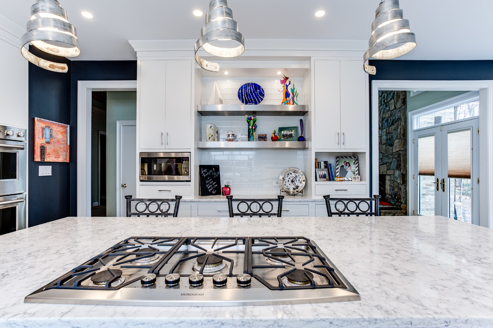 Example of a transitional kitchen design in DC Metro