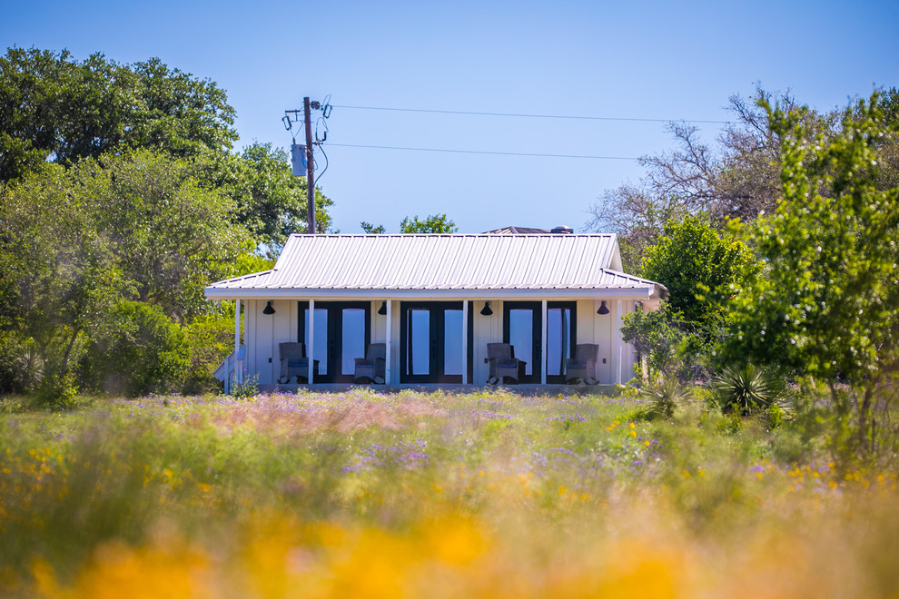 Inspiration for a rustic home design remodel in Austin