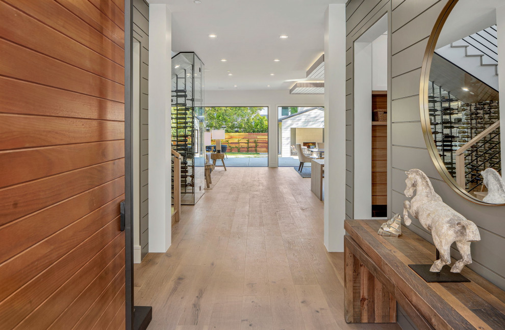 Entryway - entryway idea in Vancouver
