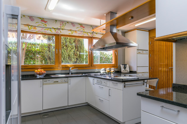 Paradisia contemporary-kitchen