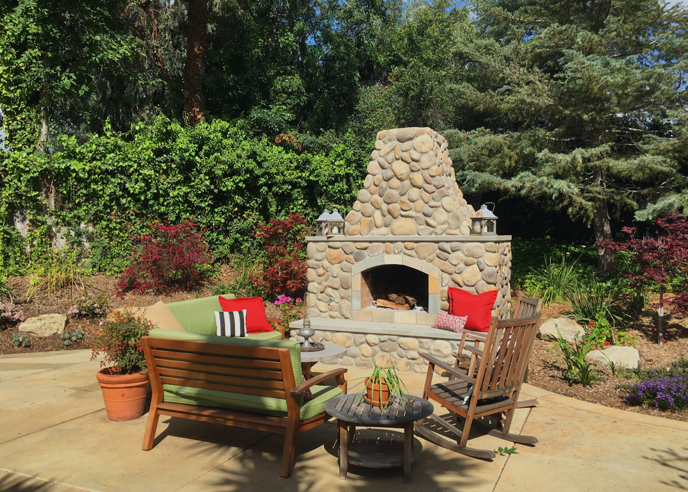 Example of a mountain style patio design in San Diego