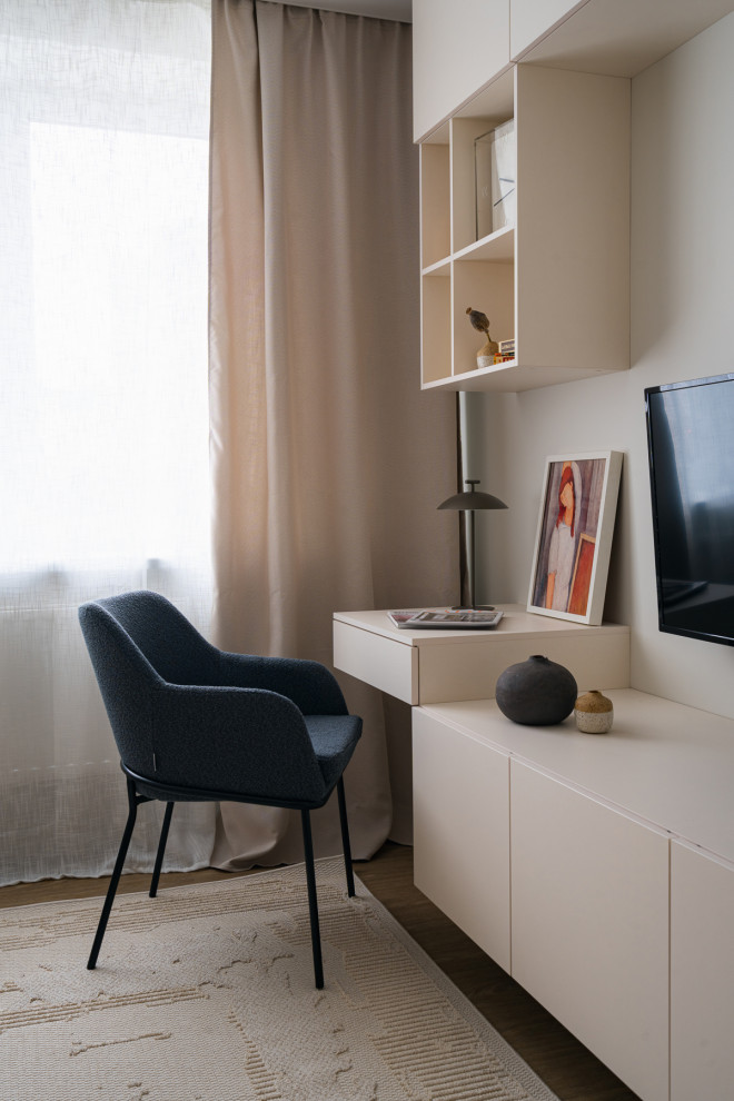 Стеллажи, открытые шкафы, полки с подветкой