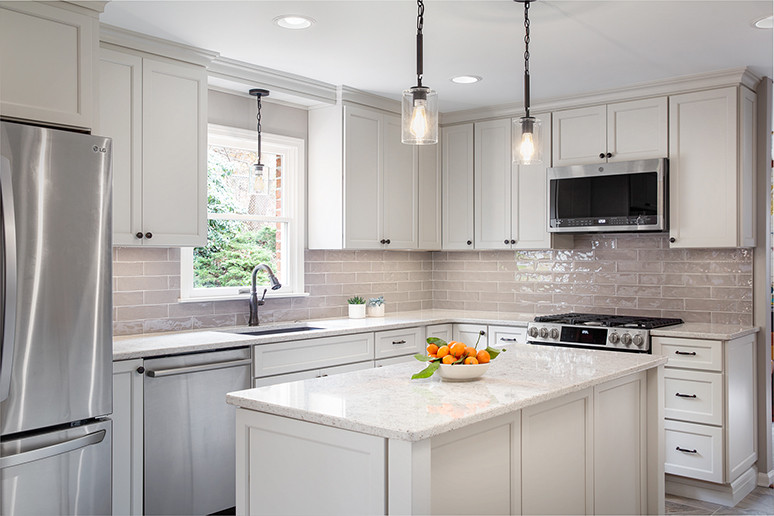 Kitchen - kitchen idea in Boston