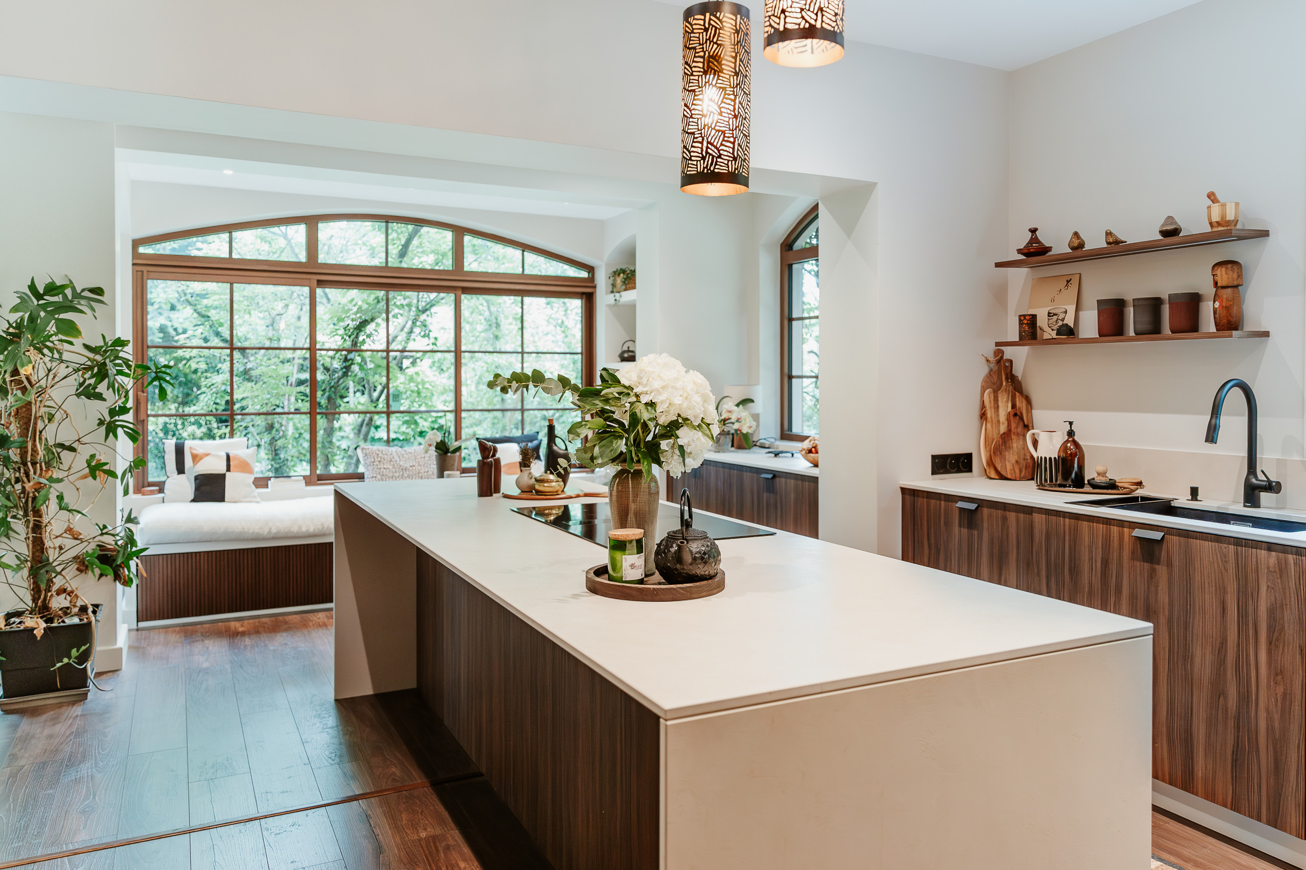 Extension d'une cuisine au style Wabi Sabi
