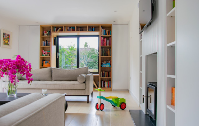 Cambridge Detached House trendy-dagligstue