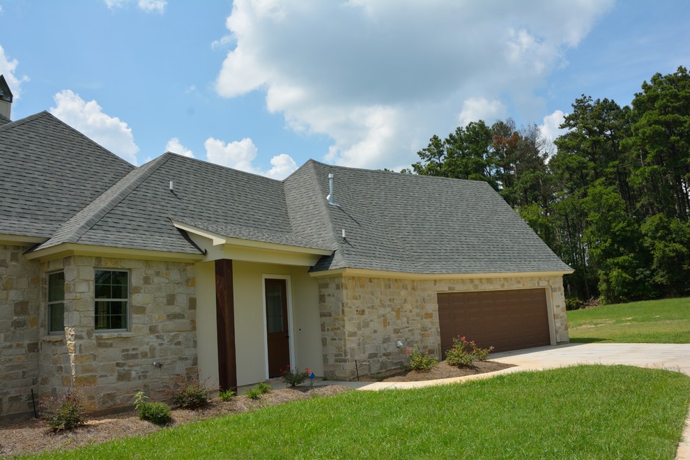 Mountain style home design photo in Dallas