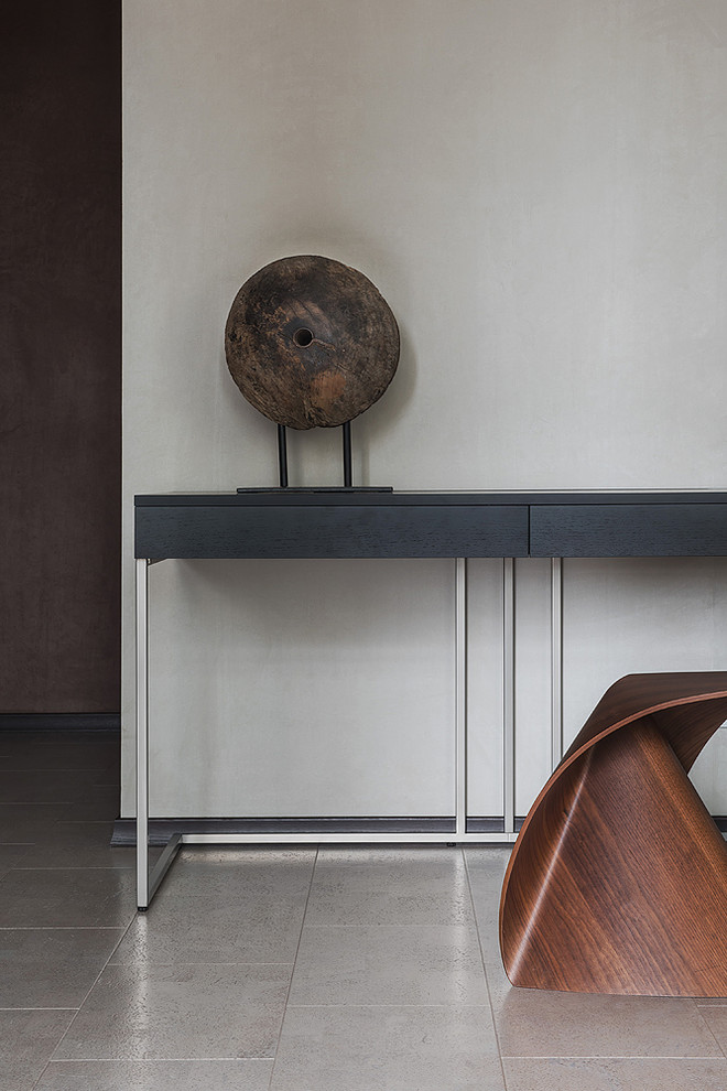 Современная квартира в Санкт-Петербурге с видом на озеро.