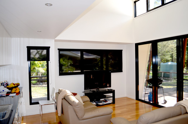 small cabin contemporary-vardagsrum