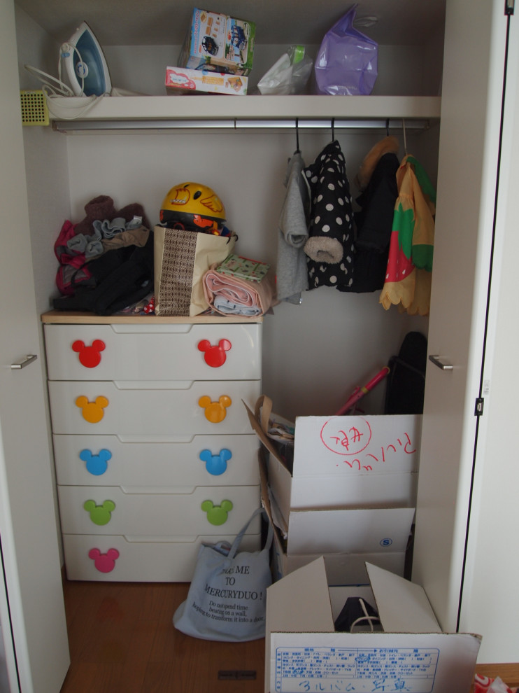 Closet - scandinavian closet idea in Tokyo