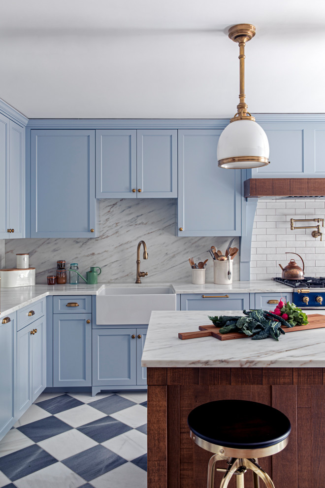 Example of an eclectic home design design in Boston