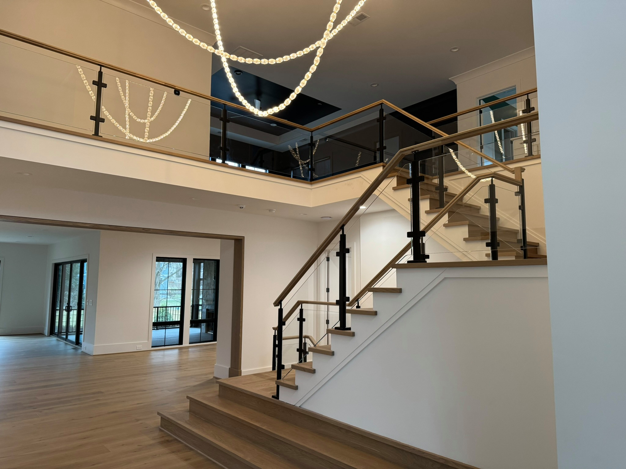 134_Modern White Oak Stair with Glass Balustrade, Vienna, VA 22180