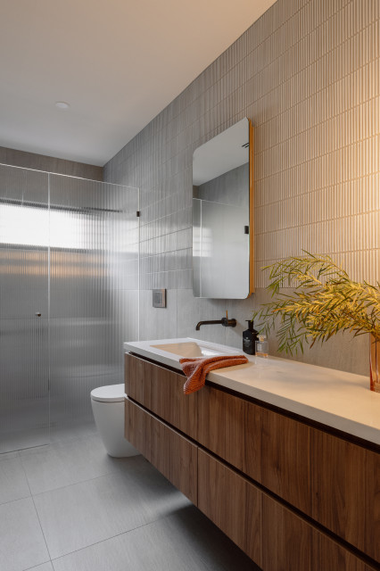 Hawthorn House contemporary-bathroom