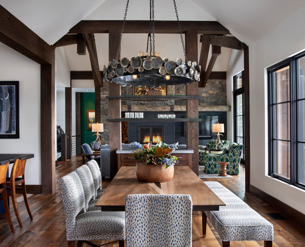 Dining room - rustic dining room idea