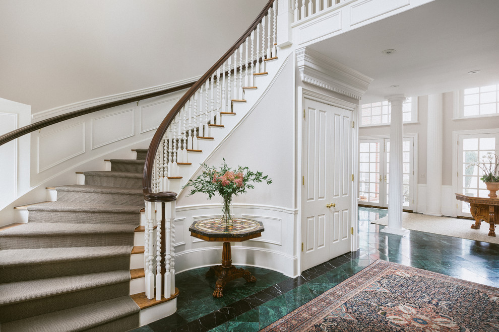 Design ideas for a traditional home design in New York.