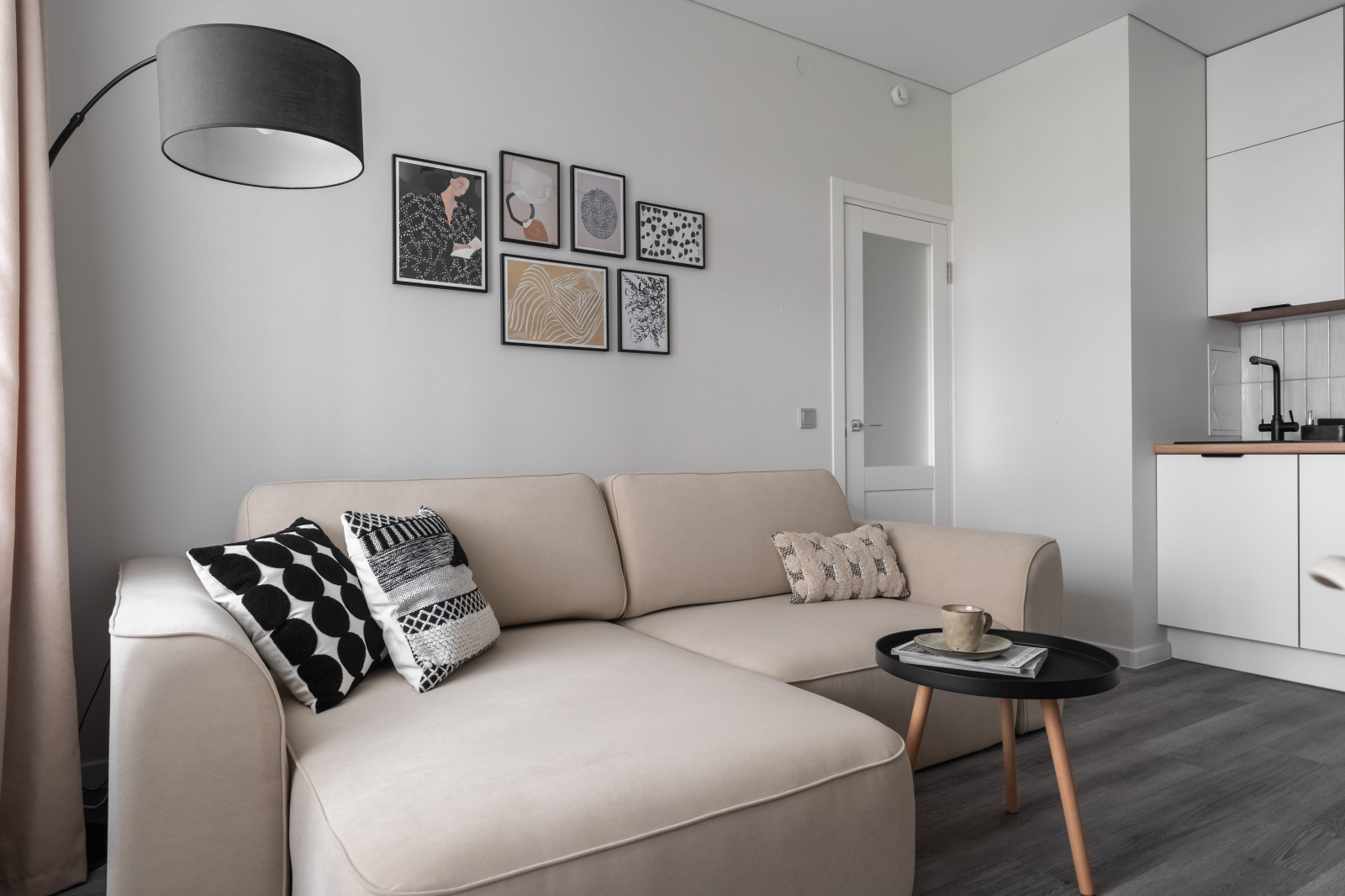 Парадный ансамбль, 2евро, 32м2