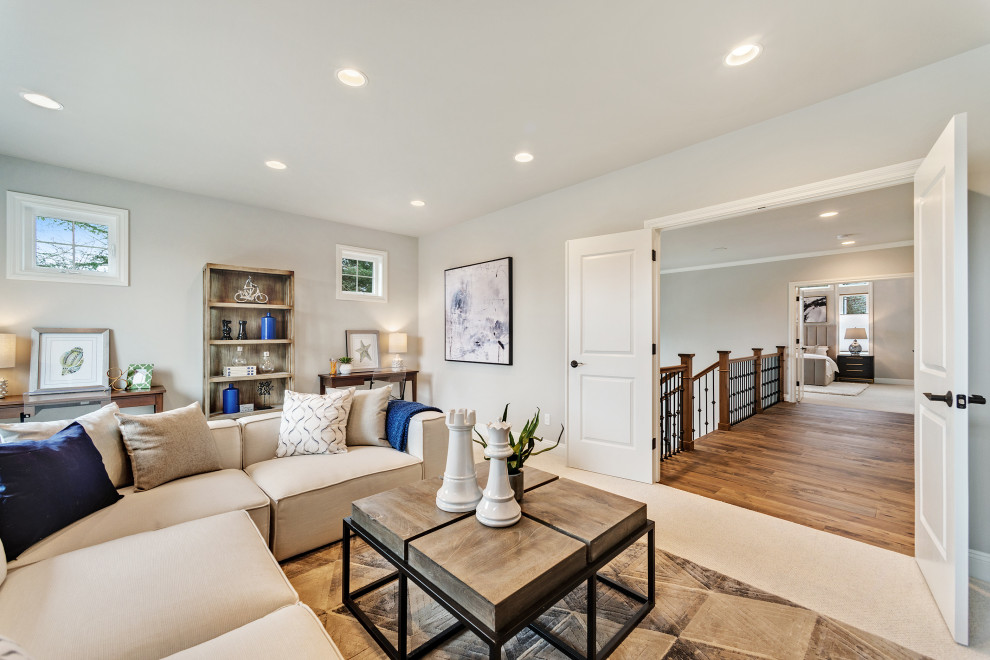 Example of a transitional home design design in Seattle