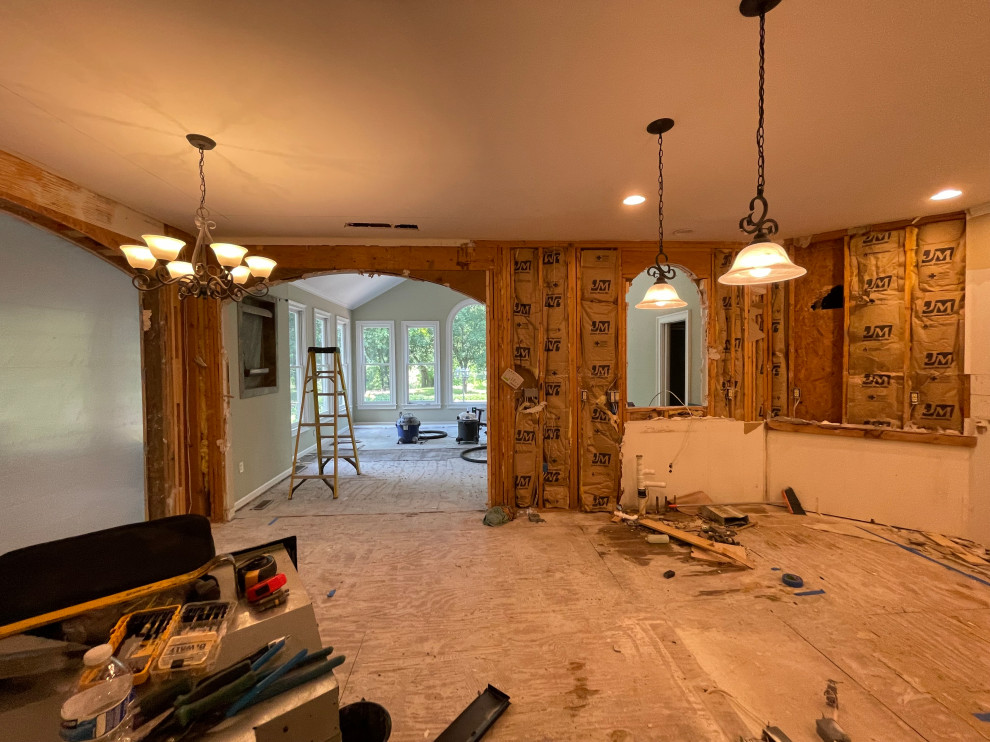 Transitional home design photo in Atlanta